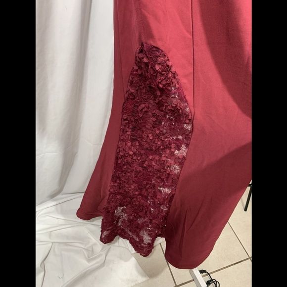 NEW $438‎ Maria Blanca Nero Shannon Lace Inset Gown in Burgundy [SZ 0 ] - Picture 9 of 12